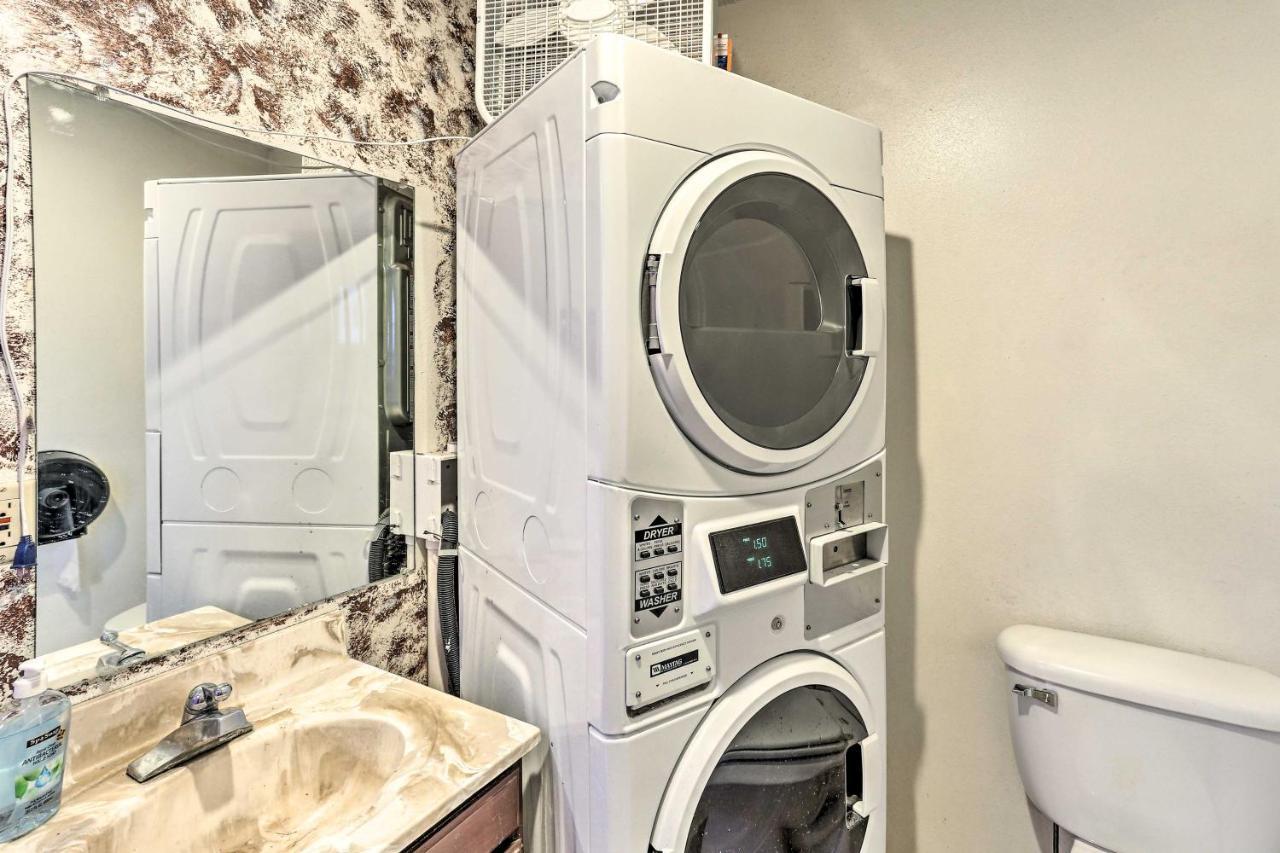 Custer Apt In Heart Of Town Shop, Dine, Hike Esterno foto